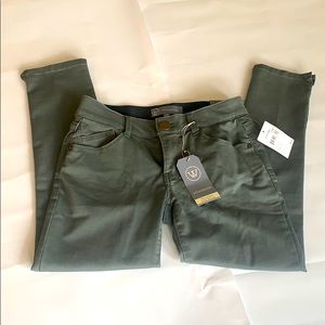 Wit and Wisdom Jeans with a thick elastic waist